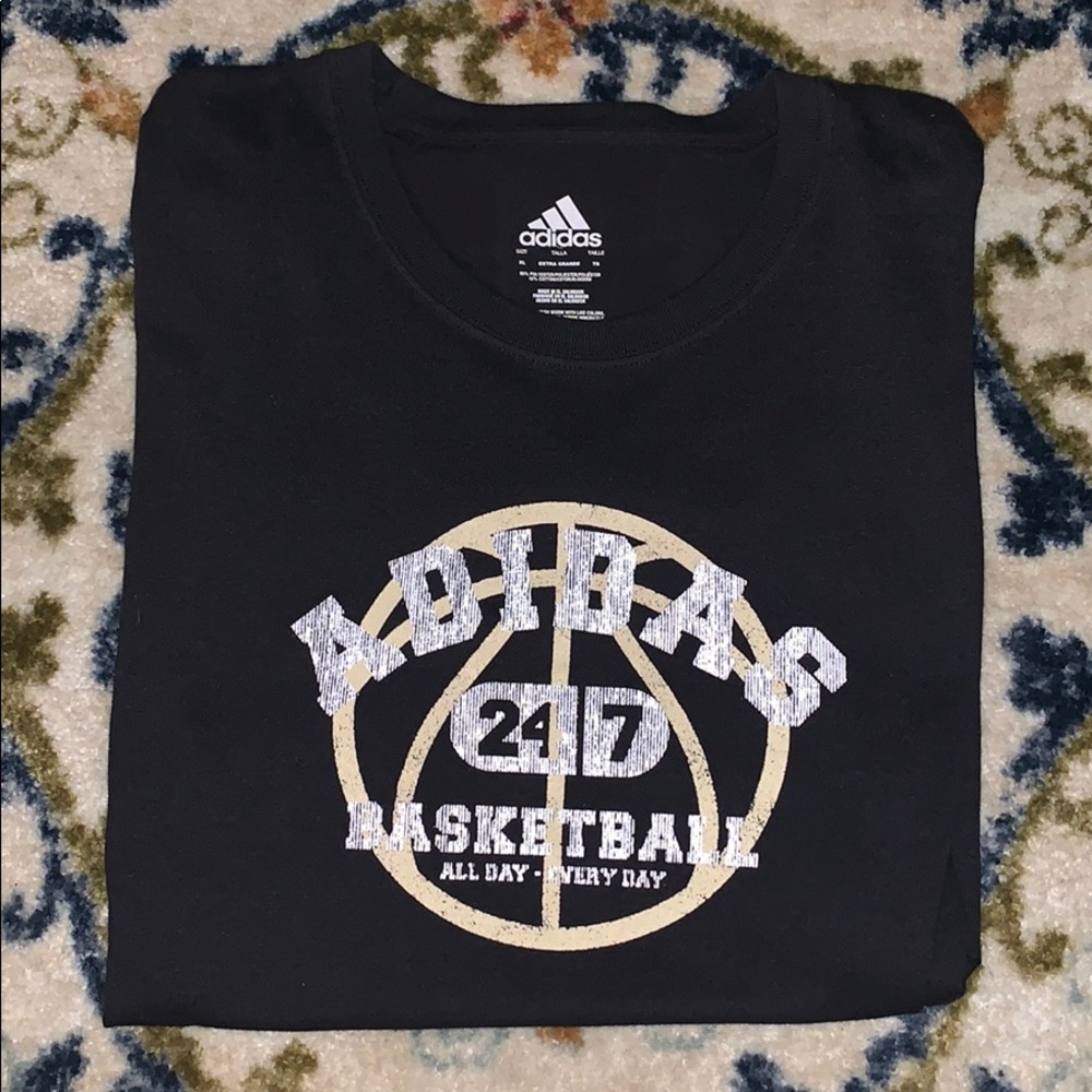 Adidas T-shirt